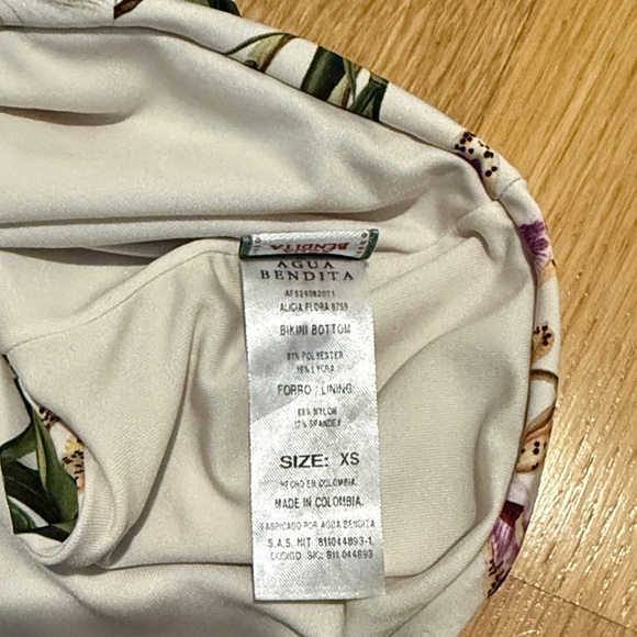 Agua Bendita Cream Floral High-Waist Bikini 👙 - Picture 5 of 5